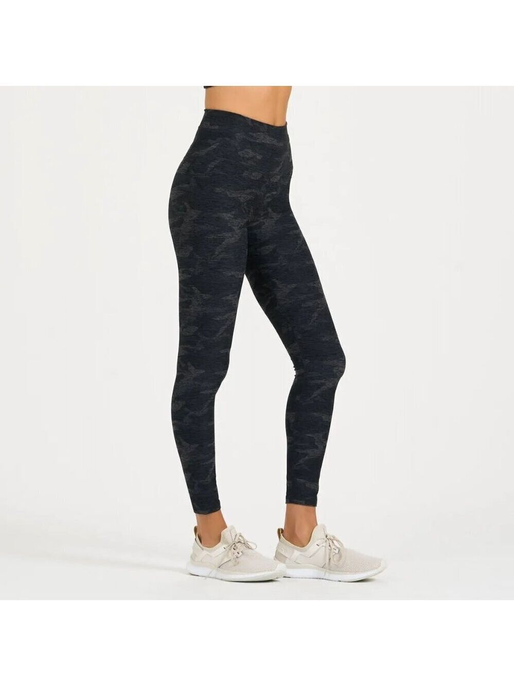 Vuori Clean Elevation Legging in Black Camo Size XS